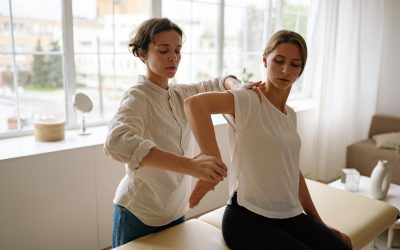 Perché la spalla si blocca? Cos’è la Frozen Shoulder e come si cura
